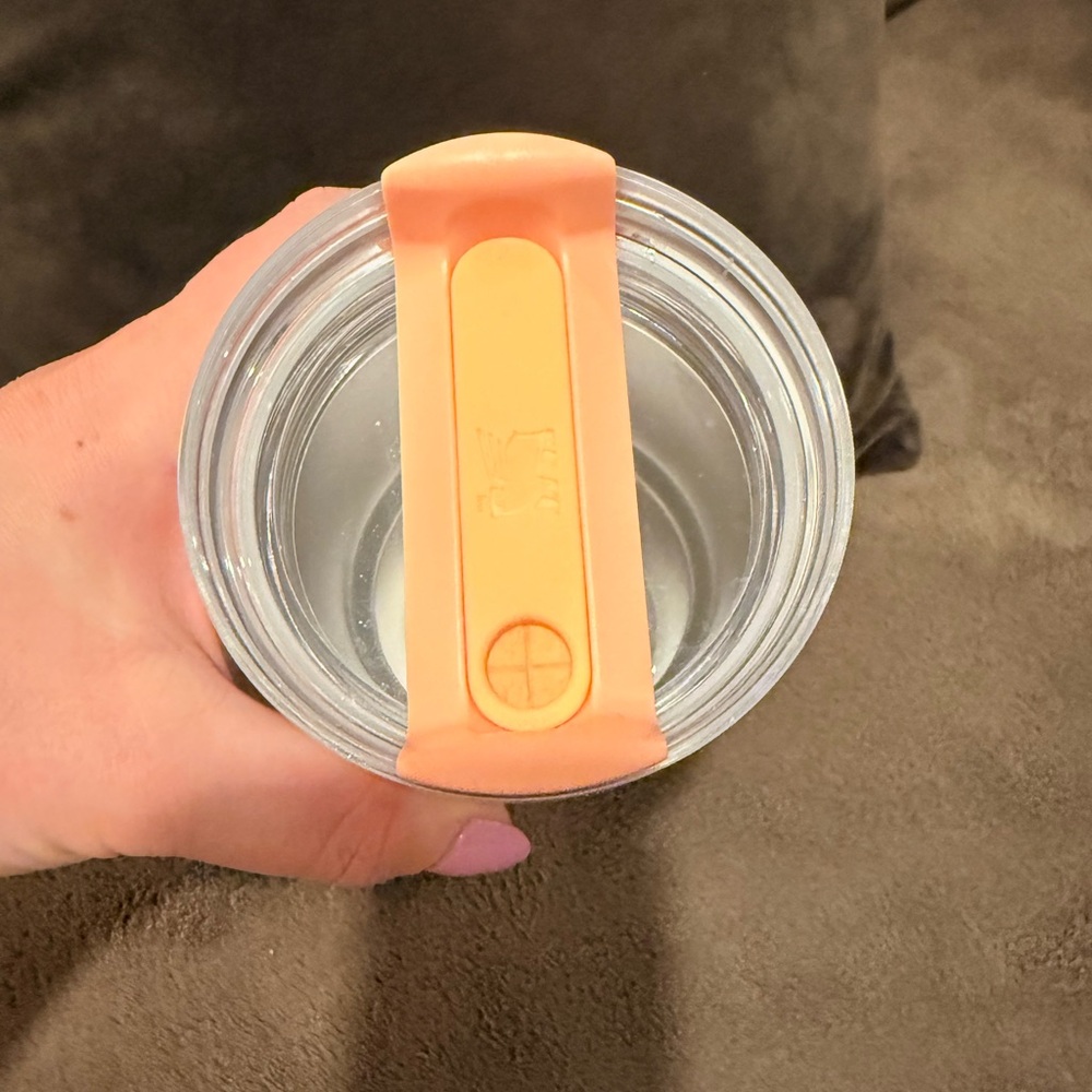 EUC peach 20oz Stanley no straw. - Picture 4 of 5